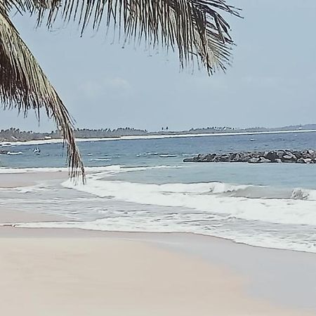 Rock Paradise Beach Hotel & Restaurent Tangalle Eksteriør bilde