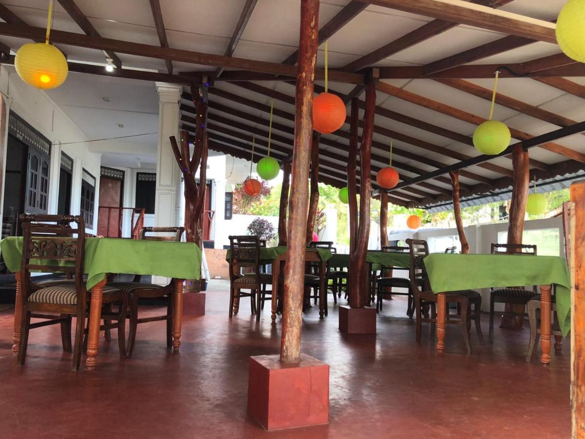 Rock Paradise Beach Hotel & Restaurent Tangalle Eksteriør bilde