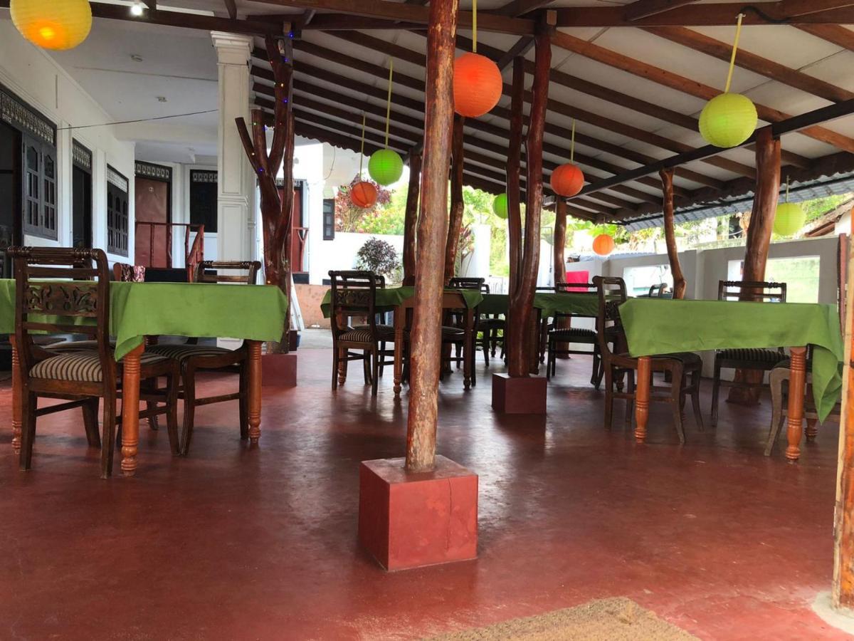 Rock Paradise Beach Hotel & Restaurent Tangalle Eksteriør bilde